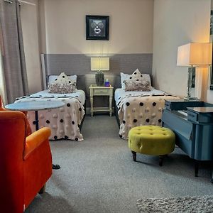 Deluxe Twin Room Sofa Bed